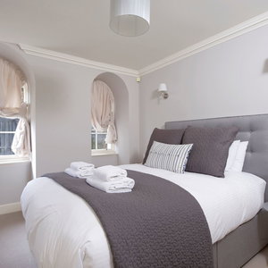 Hotel Destiny Scotland - Q-Residence cazare Newtown