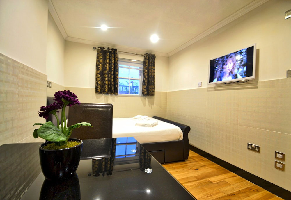 Hyde Park Apartments