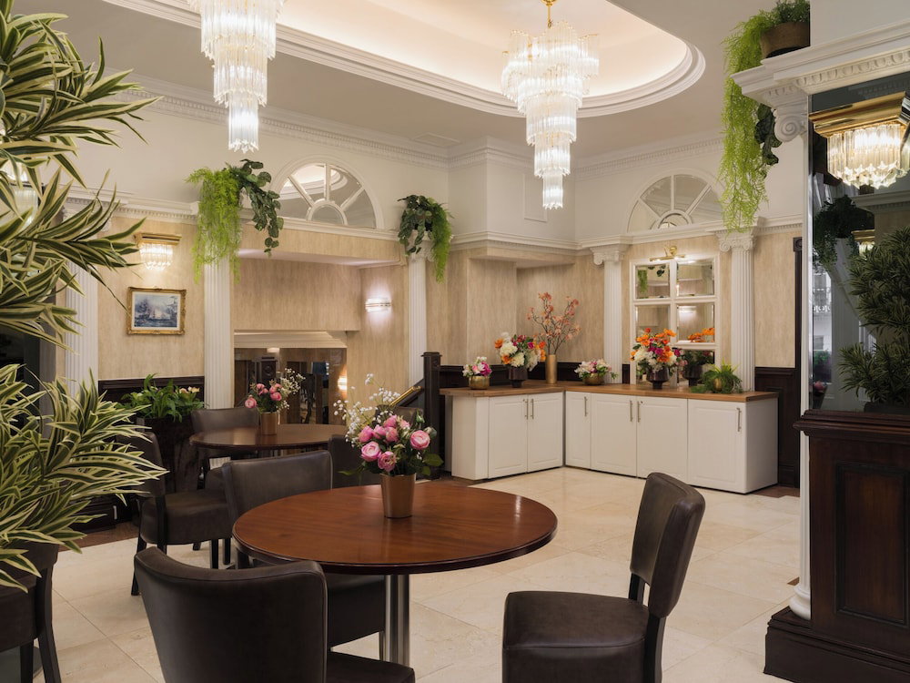 Royal Eagle Hotel