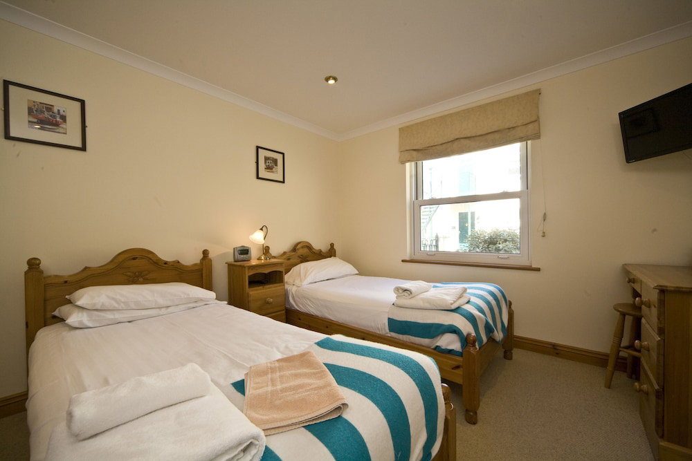 Beachcombers Apartments