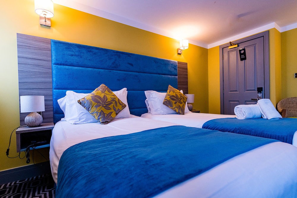 Stonecross Manor Hotel