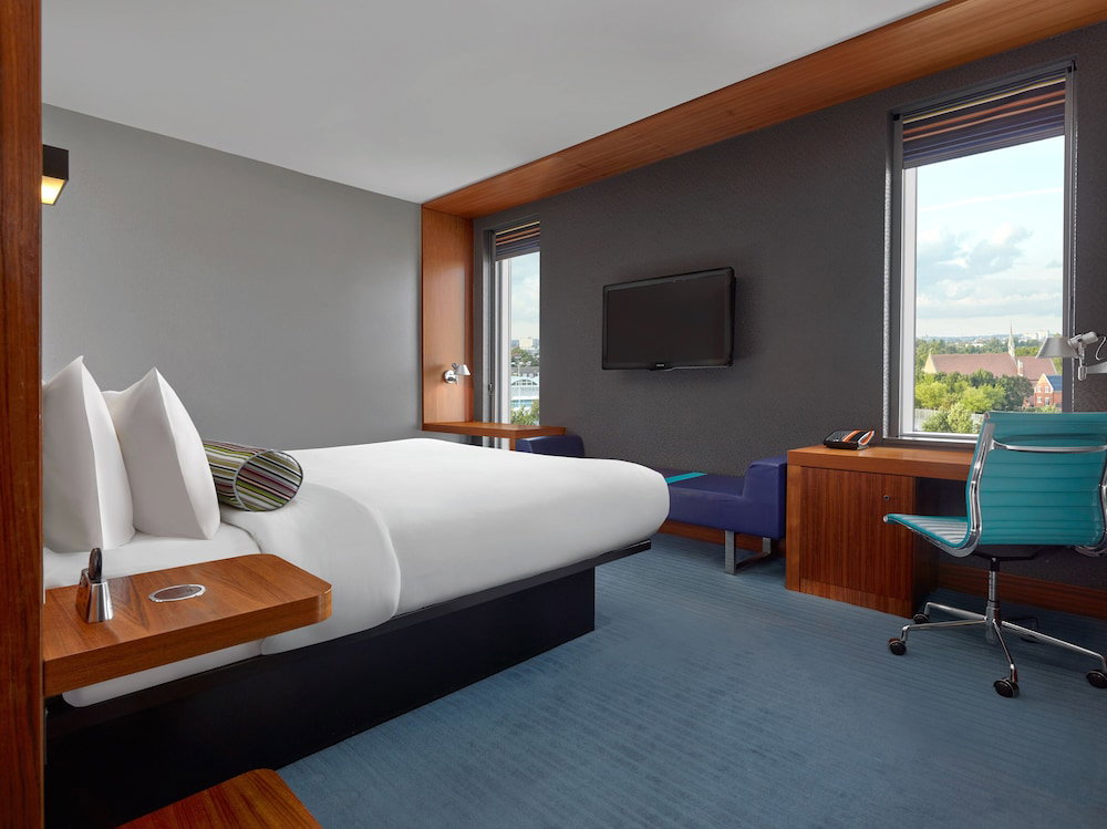 Aloft By Marriott London Excel