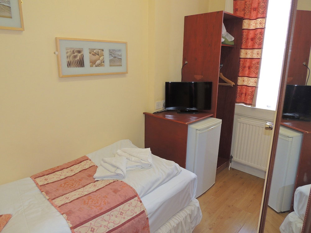 Dolphin Hotel