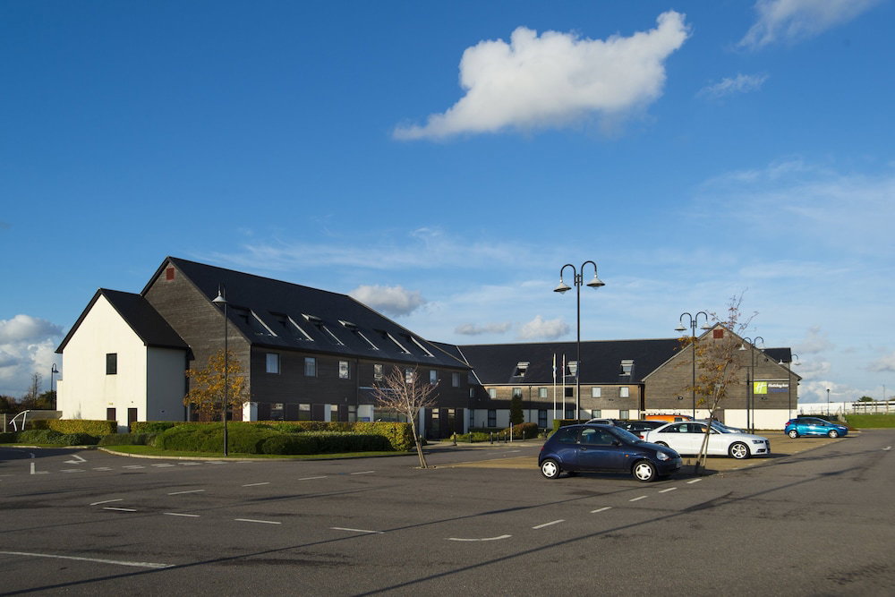 Holiday Inn Express London-Epsom Downs By Ihg