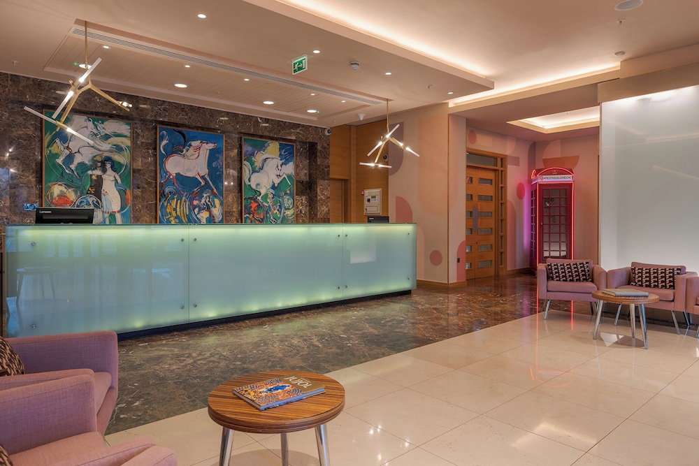Pestana Chelsea Bridge Hotel & Spa