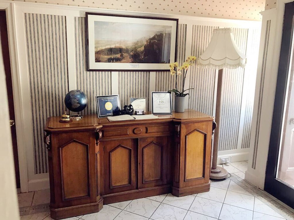 Acer Lodge Guest House