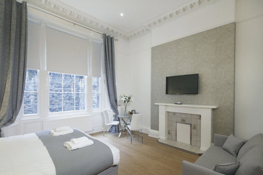 Hanover 71 Suites
