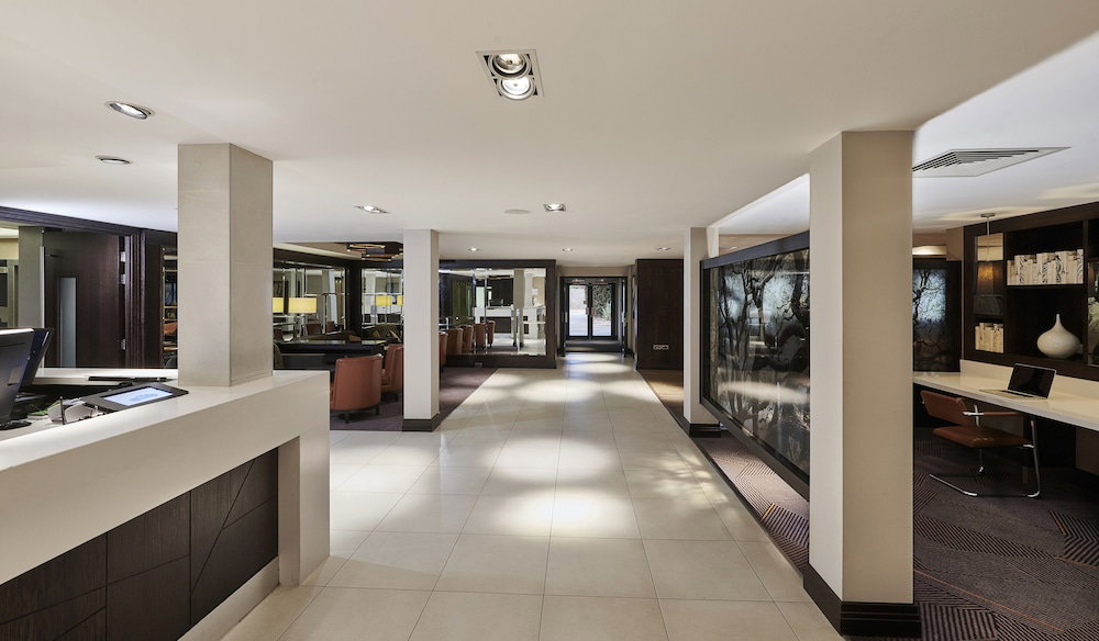 Doubletree By Hilton London - Ealing Hotel