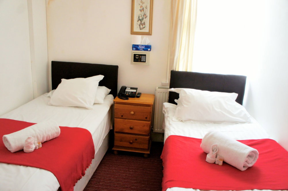 Plaza London Hotel