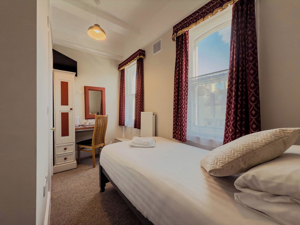 Newport Quay Bed And Breakfast