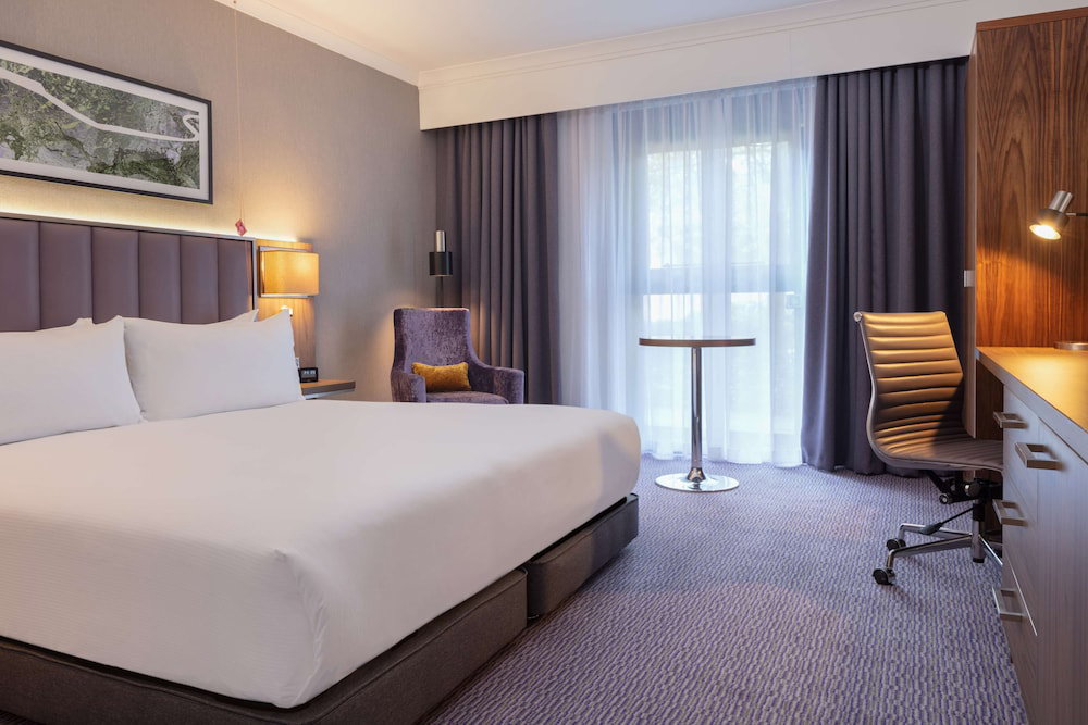 Doubletree By Hilton Edinburgh Airport