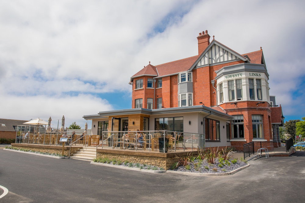 Hotel Gwesty Links Hotel