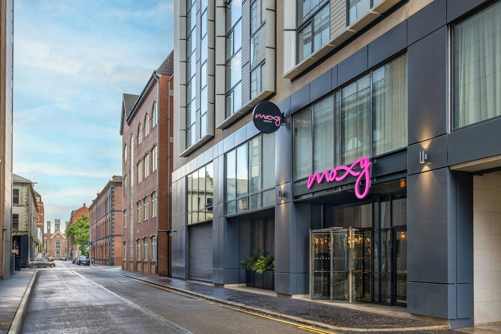 Hotel Moxy Belfast City