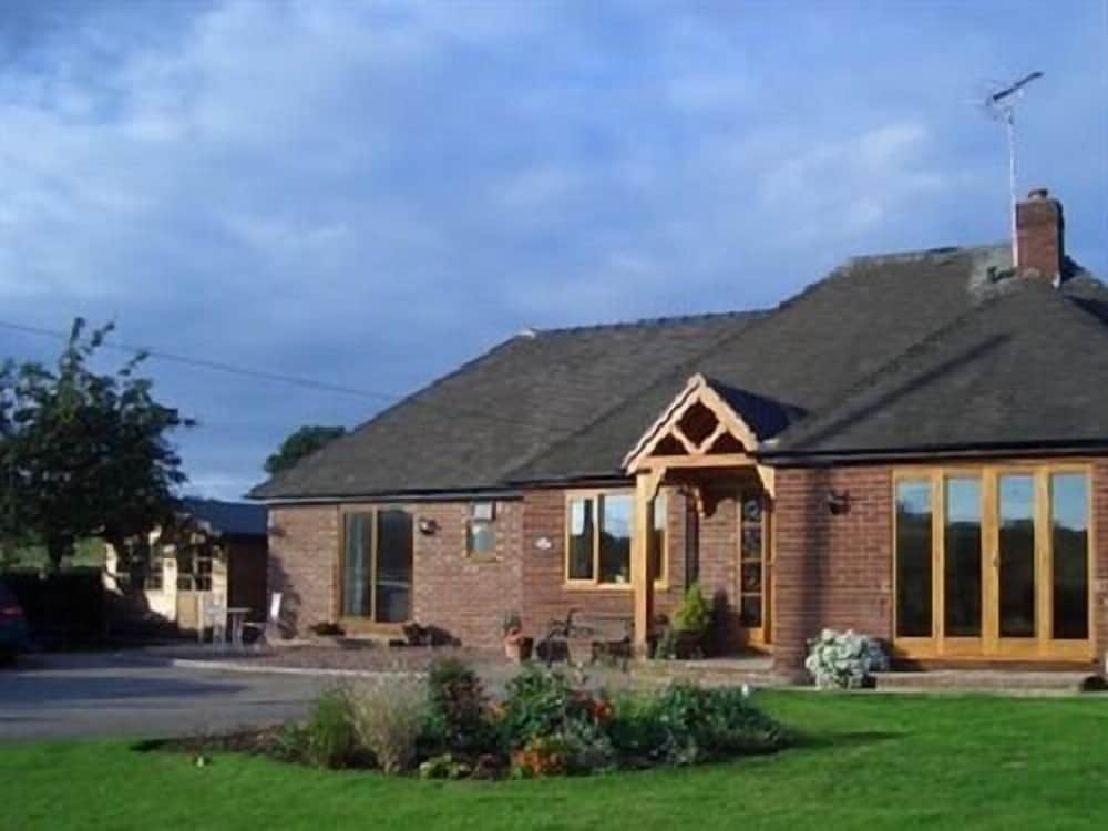 Hotel Quixhill - Denstone - Dove Meadow B & B
