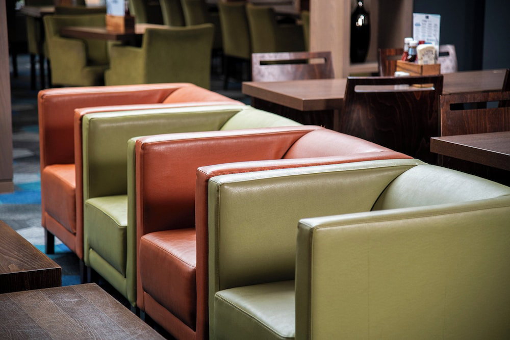 Holiday Inn Express Edinburgh Airport By Ihg