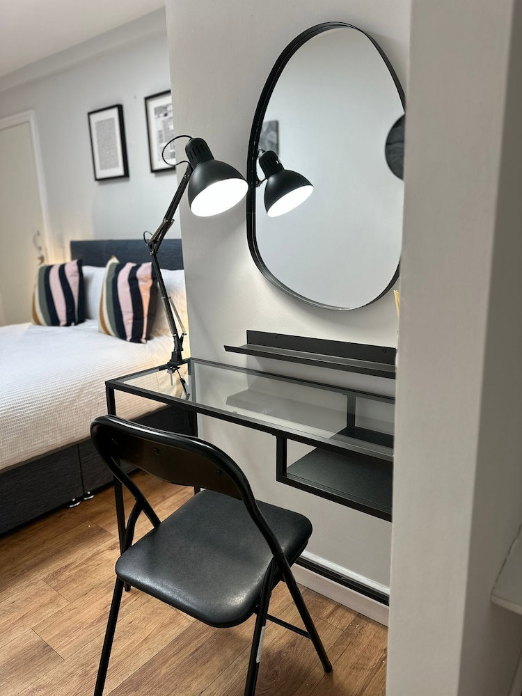 Ocho Homes Lux By Eight Continents, Belfast