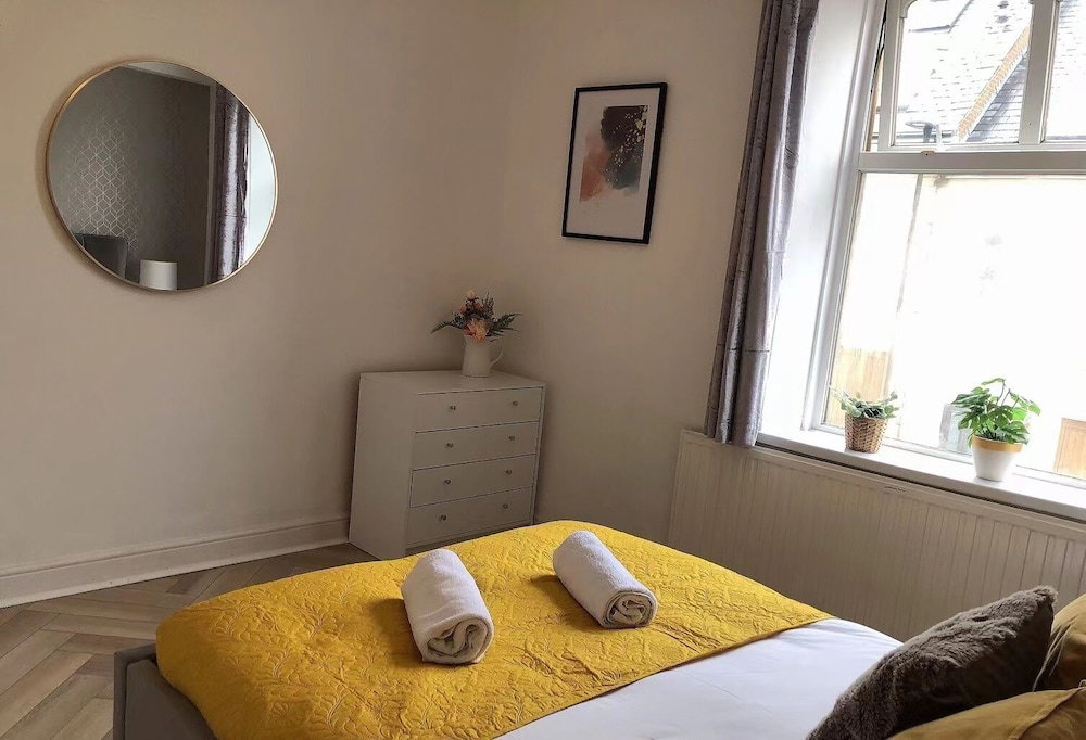Modern 3 Bedrooms House With 6 Guests