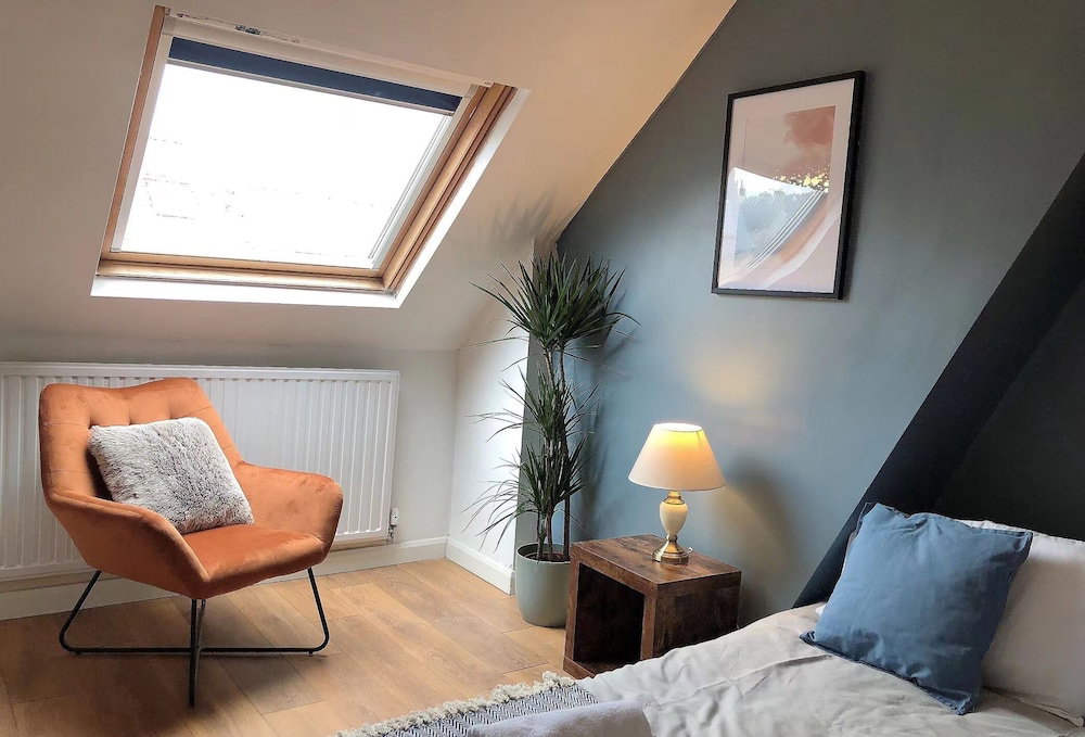 Modern 3 Bedrooms House With 6 Guests