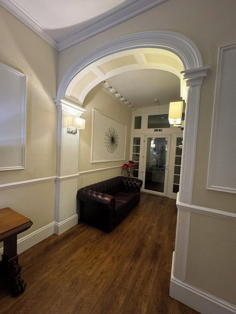 The Winchmore Hotel