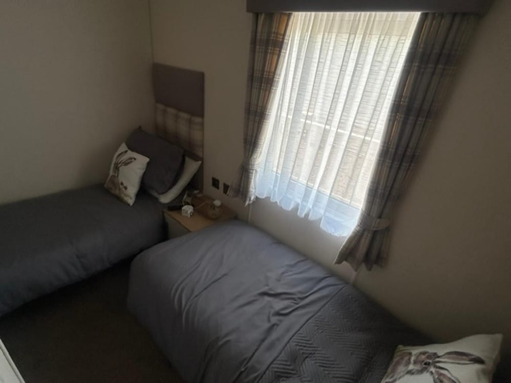 6 Berth, Ideal For Edin Fringe, Tattoo, Etc