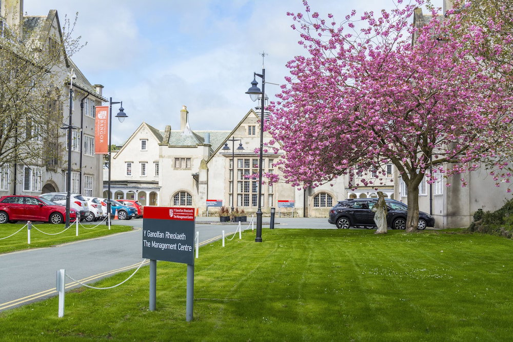 Hotel The Management Centre