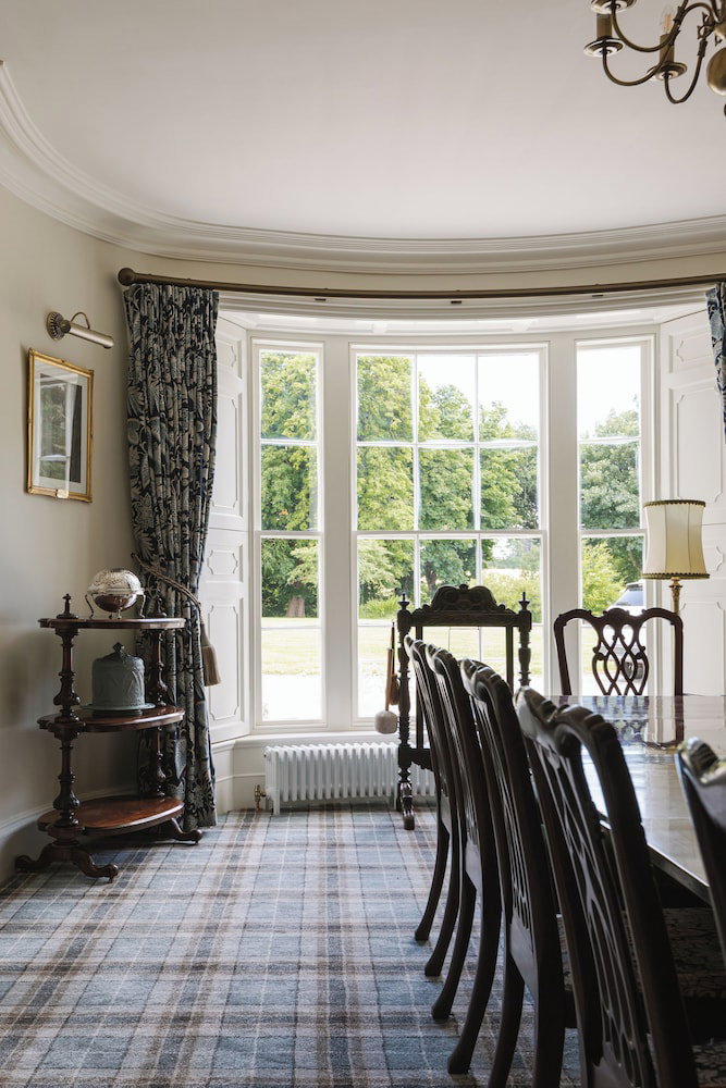 Moore Lodge