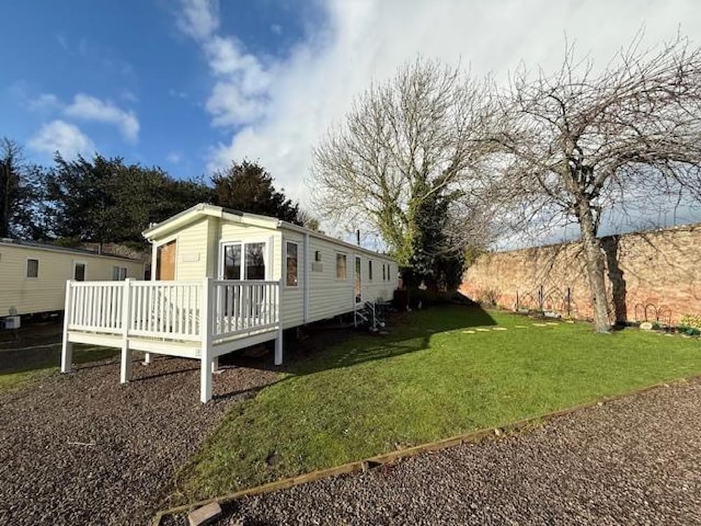 Hotel Cabin Sleeps 5-6, Patio, Pets, Edinburgh Festival