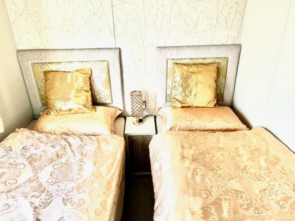 Holiday Cabin Sleeps 5, Pets, Edinburgh Festival