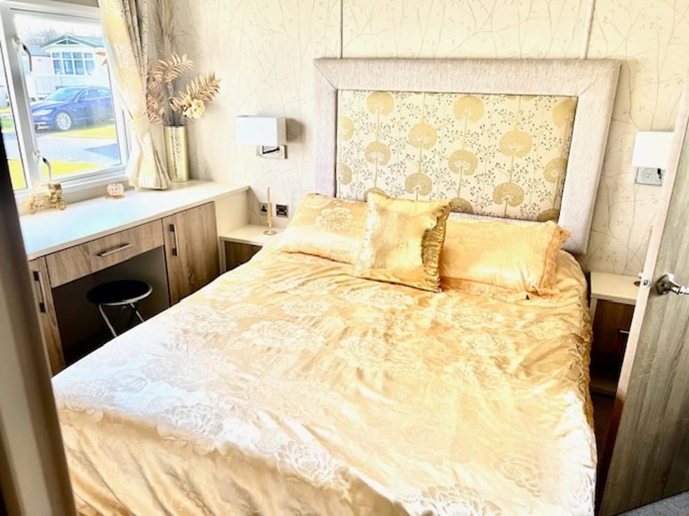 Holiday Cabin Sleeps 5, Pets, Edinburgh Festival