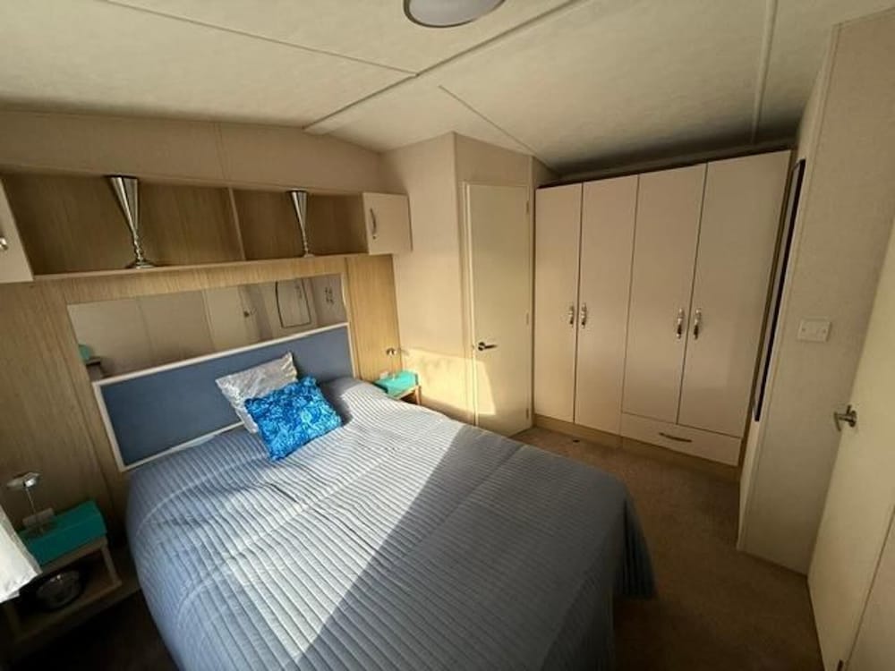 Chalet Sleeps 5, Patio, Pet-Friendly, Pool
