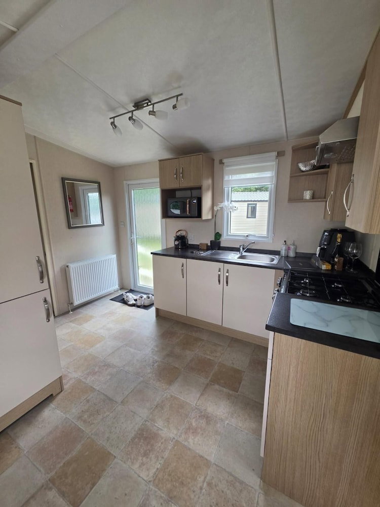 Chalet Sleeps 5, Patio, Pet-Friendly, Pool