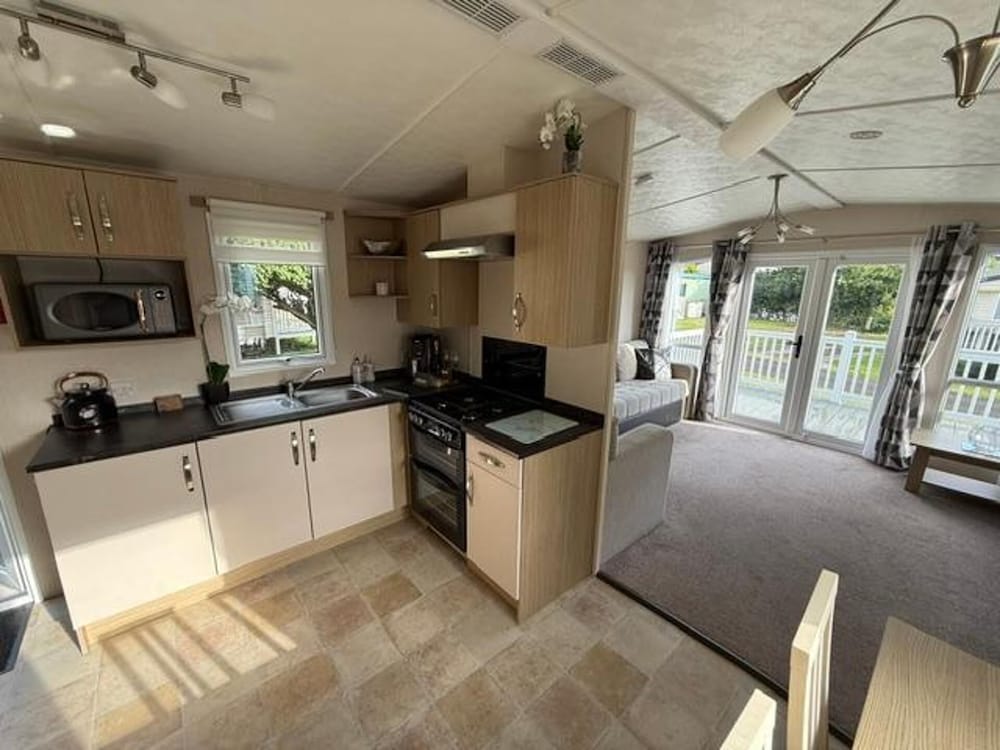 Chalet Sleeps 5, Patio, Pet-Friendly, Pool
