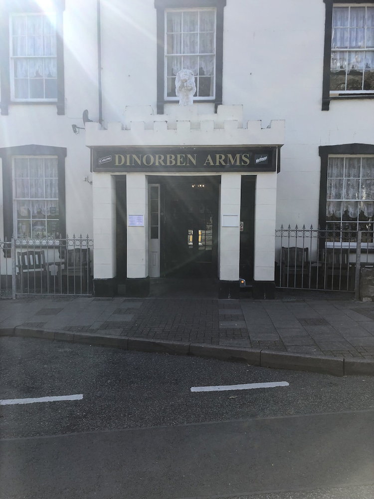 Hotel Dinorben Arms Hotel