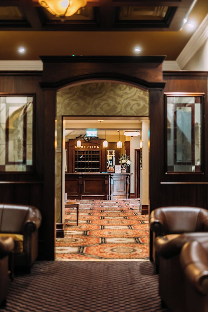 Adair Arms Hotel