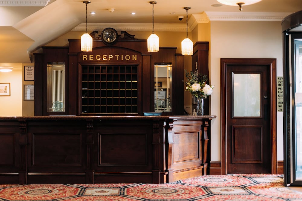 Adair Arms Hotel
