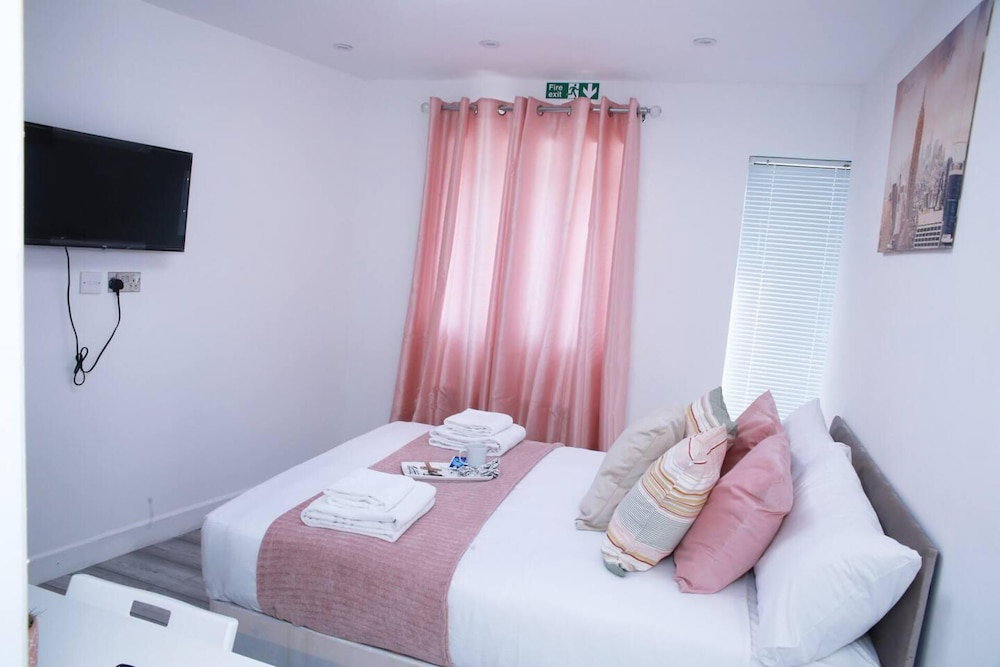 Hotel Apartment - Sleeps 2 & Free Parking