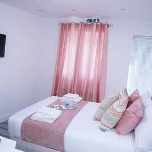 Hotel Apartment - Sleeps 2 & Free Parking cazare Harrow on the Hill