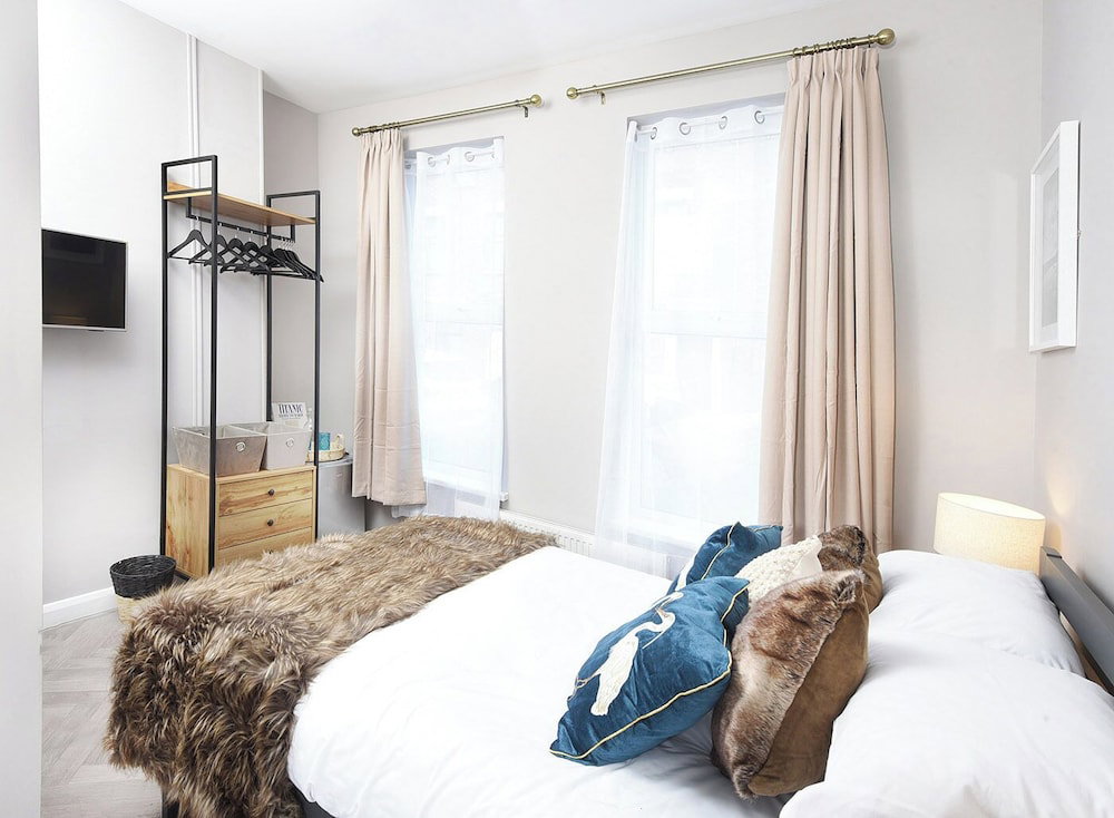 Ocho Homes By Eight Continents