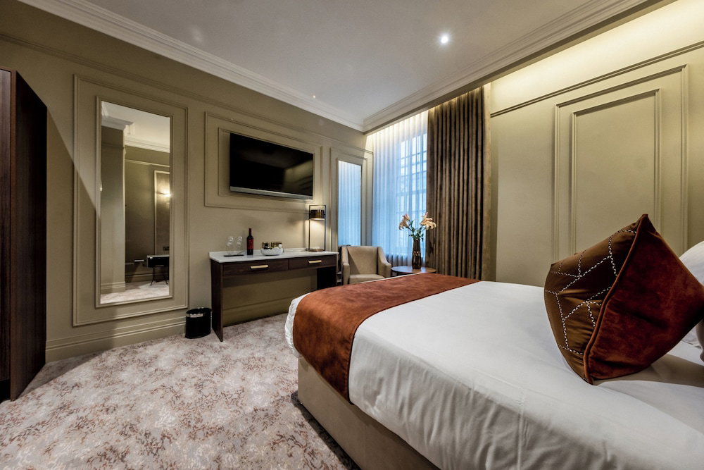 Walled City Hotel