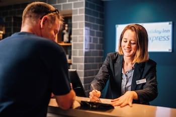Holiday Inn Express Belfast City By Ihg