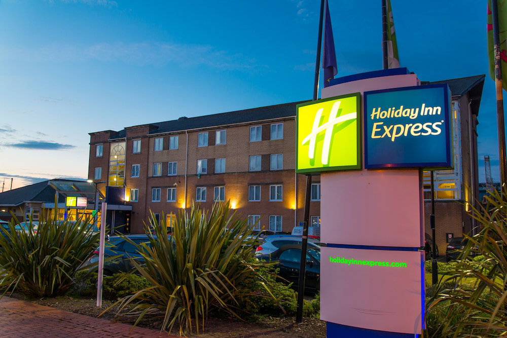 Hotel Holiday Inn Express Cardiff Bay By Ihg