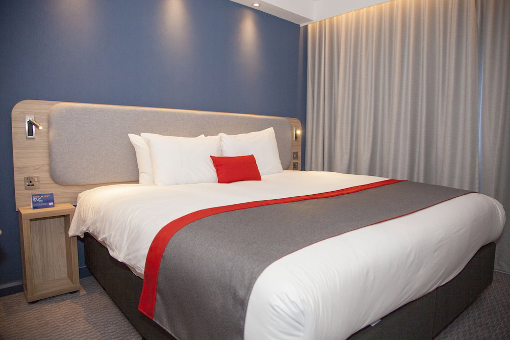 Holiday Inn Express Cardiff Bay By Ihg