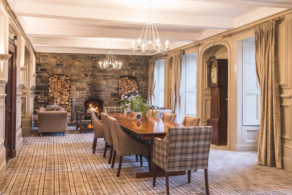Llwyngwair Manor