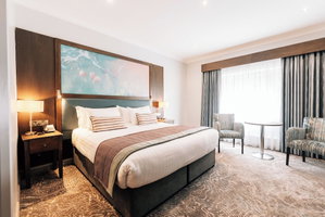 Hotel The Lodge Hotel cazare Coleraine