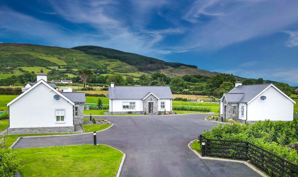 Hotel Clonlum Holiday Cottages