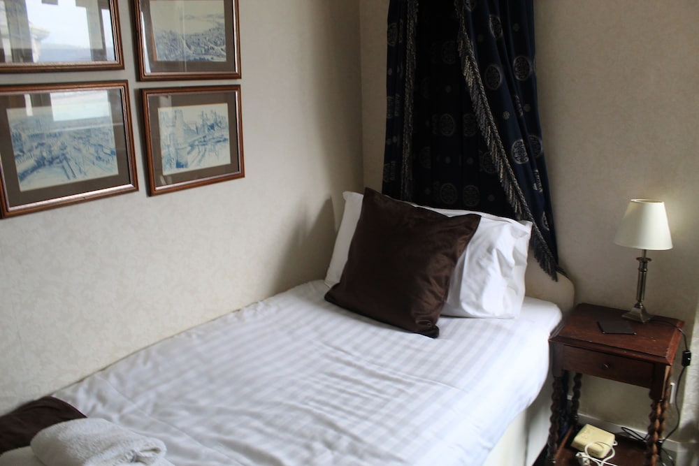 Headlands Hotel