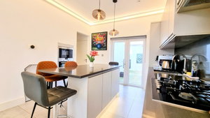 Hotel Surbiton Luxury Garden House 19 cazare Surbiton