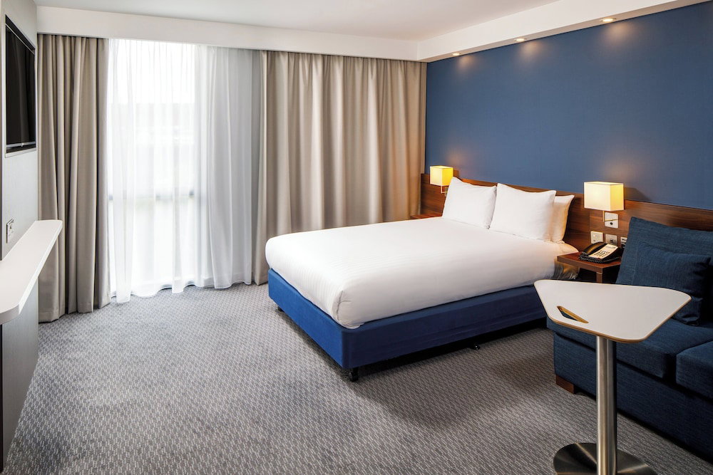 Holiday Inn Express London - Excel By Ihg