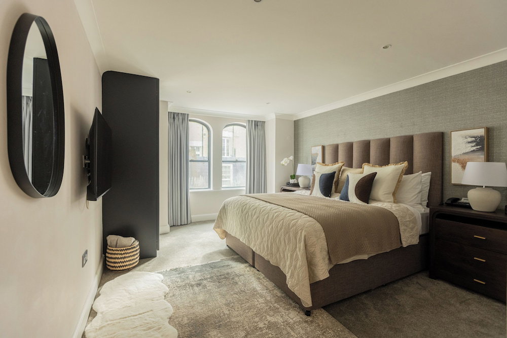 Mayfair House