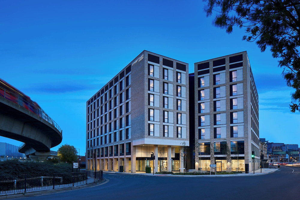 Hotel Courtyard By Marriott London City Airport